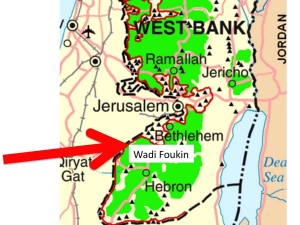 Pour s'orienter Wadi Foukin longe la ligne verte, frontière entre Israël et la Cisjordannie, seule reconnue par la communauté internationale.